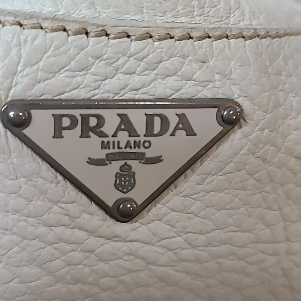 💯Authentic Prada Handbag 🍀 - Picture 2 of 7